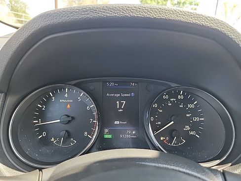 Used 2019 Nissan Rogue SV AWD/4WD image 32