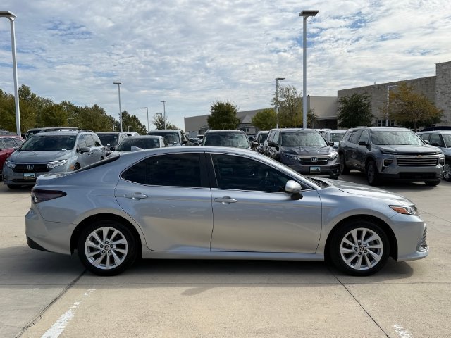 Used 2024 Toyota Camry LE FWD image 5