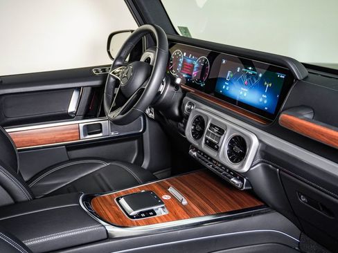 Used 2025 Mercedes-Benz G 550 image 14