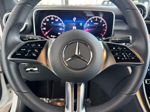 Certified 2025 Mercedes-Benz GLC 300 image 25