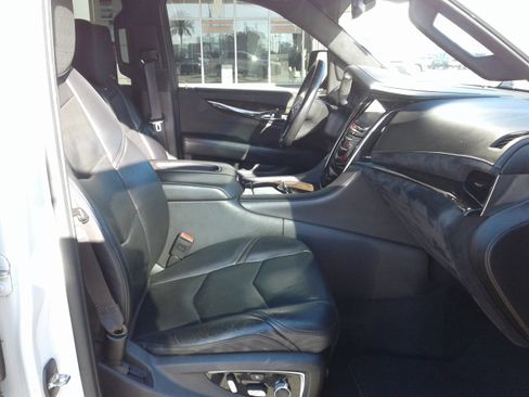 Used 2016 Cadillac Escalade Platinum image 10