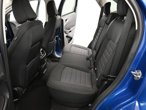 Used 2024 Ford Edge SE image 12