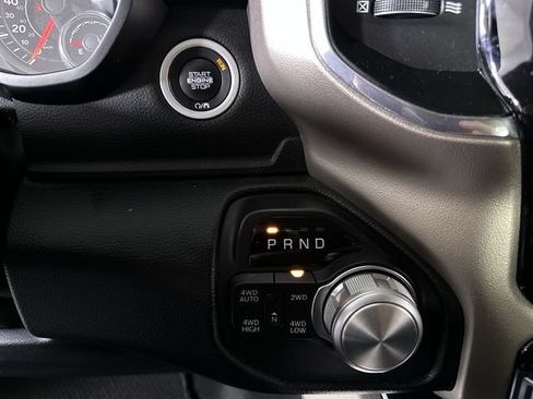 Used 2019 RAM 1500 Laramie AWD/4WD image 16