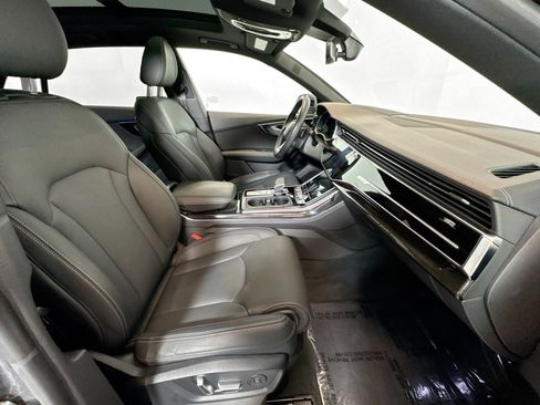 Used 2025 Audi Q8 Prestige image 27