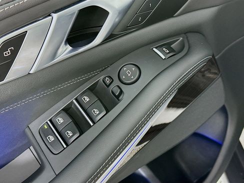 Used 2025 BMW X5 xDrive40i w/ Parking Assistance Package image 18