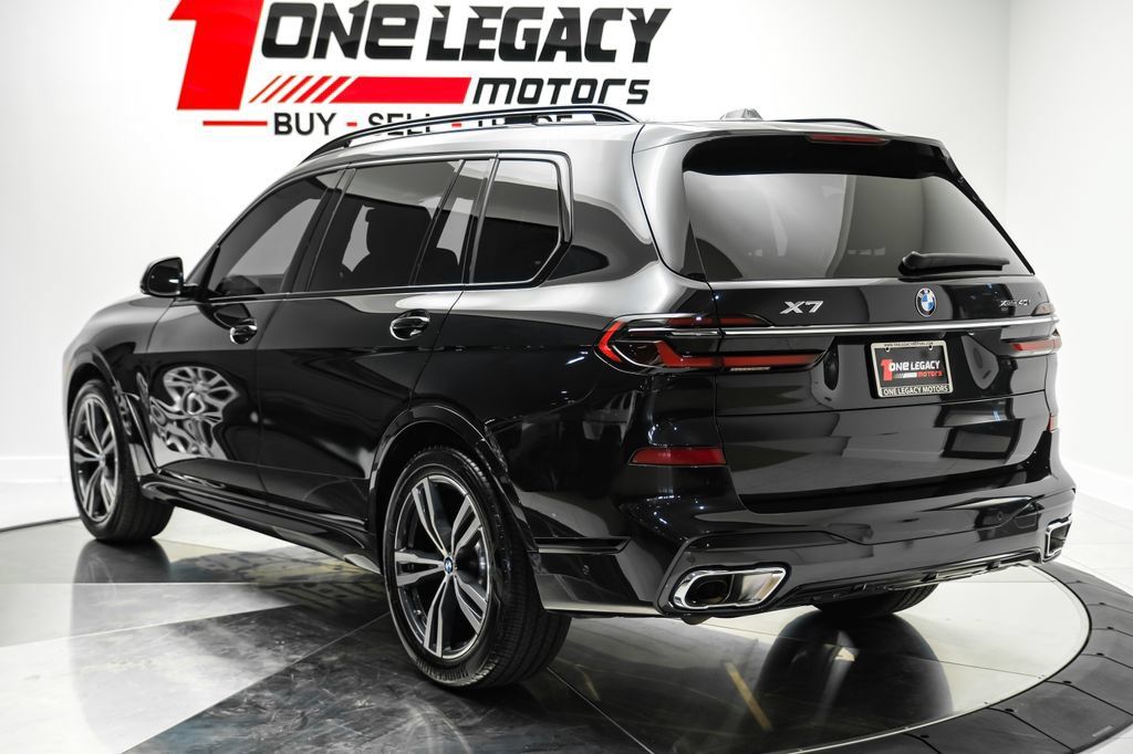 Used 2025 BMW X7 xDrive40i w/ M Sport Package AWD/4WD image 11