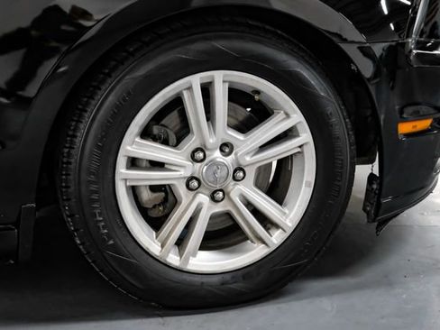 Used 2014 Ford Mustang V6 image 41