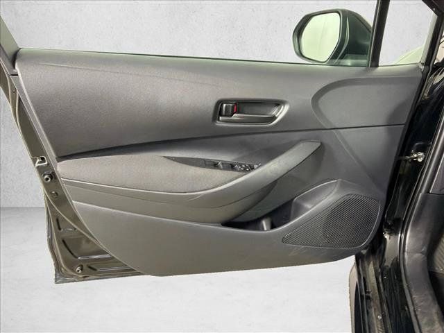 Used 2025 Toyota Corolla LE FWD image 10
