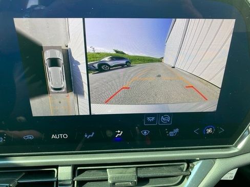 New 2024 Chevrolet Equinox EV RS image 9