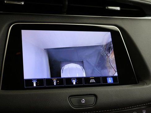 Certified 2022 Cadillac XT4 Premium Luxury w/ Enhanced Visibility Package image 16