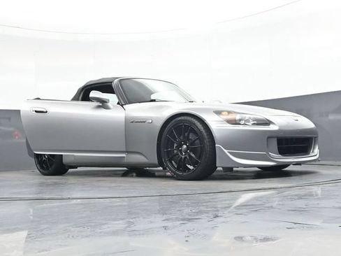 Used 2005 Honda S2000 image 39