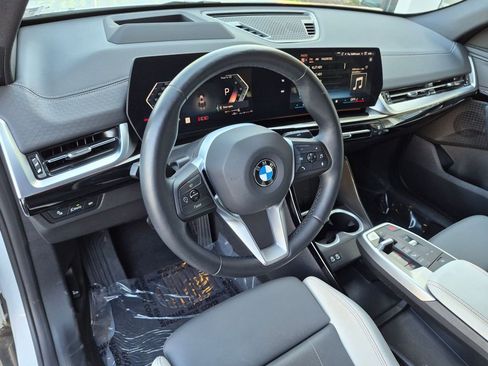 Certified 2025 BMW X2 xDrive28i AWD/4WD image 11