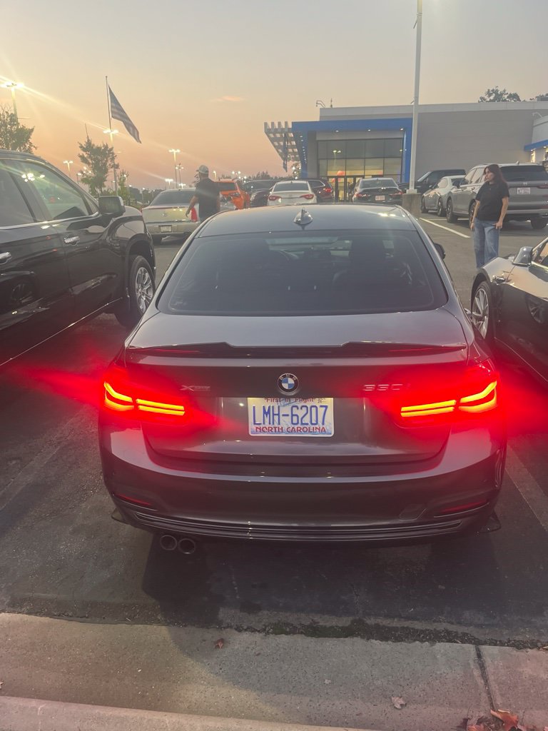 Used 2017 BMW 330i xDrive Sedan AWD/4WD image 7