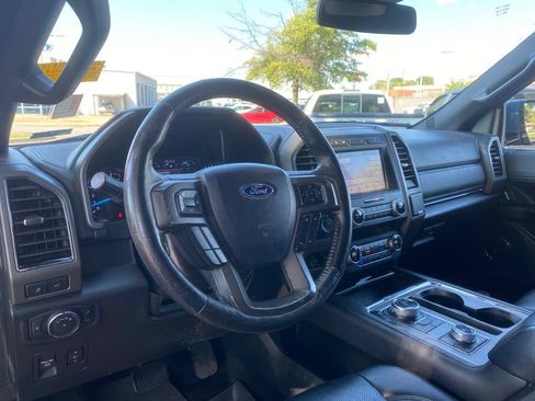 Used 2019 Ford Expedition Max XLT w/ Equipment Group 202A AWD/4WD image 12