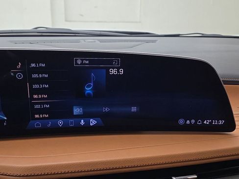 Used 2024 Cadillac XT4 Premium Luxury image 17