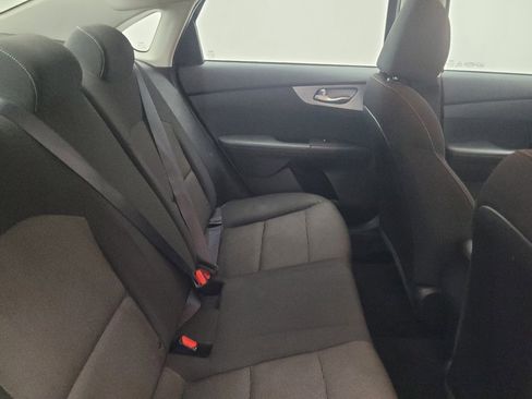 Used 2023 Kia Forte LXS w/ LXS Technology Package FWD image 19