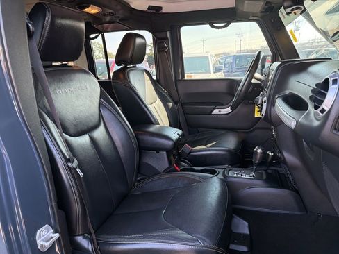 Used 2016 Jeep Wrangler Unlimited Rubicon w/ Connectivity Group image 25