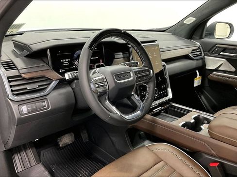 New 2026 GMC Acadia Denali Ultimate FWD image 19