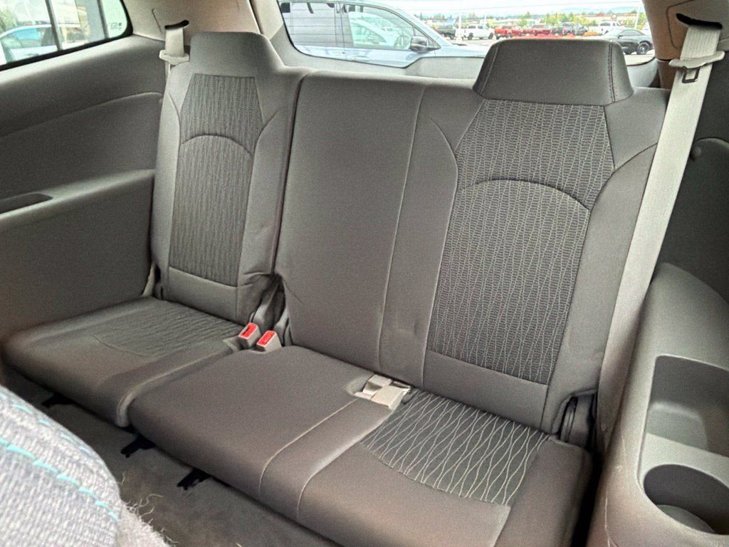 Used 2017 Chevrolet Traverse LS FWD image 15