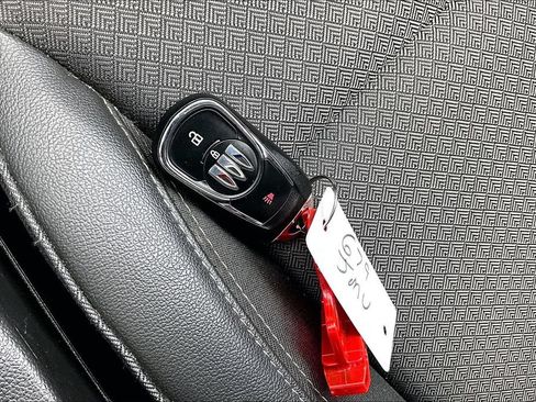 Used 2025 Buick Encore GX Preferred FWD image 33