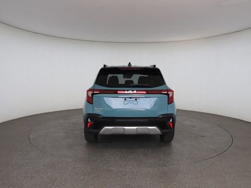 Used 2023 Honda HR-V LX image 14