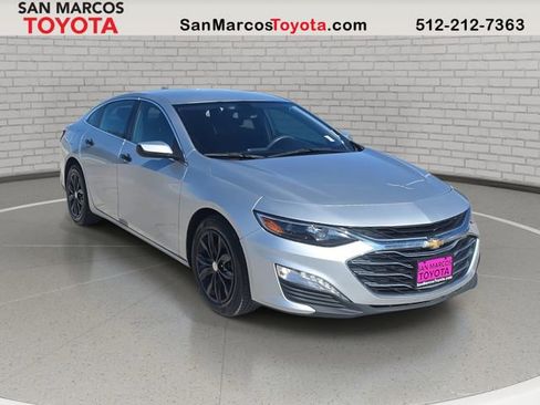 Used 2020 Chevrolet Malibu LT image 3