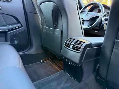 Used 2010 Mercedes-Benz E 550 Sedan image 44