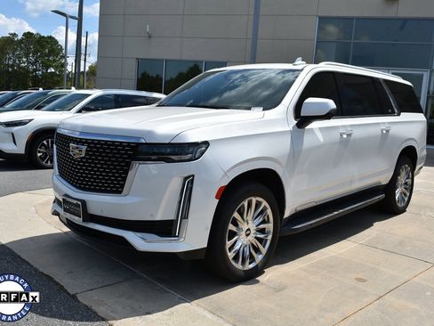 Used 2021 Cadillac Escalade ESV Premium Luxury w/ LPO, Illumination Package image 10