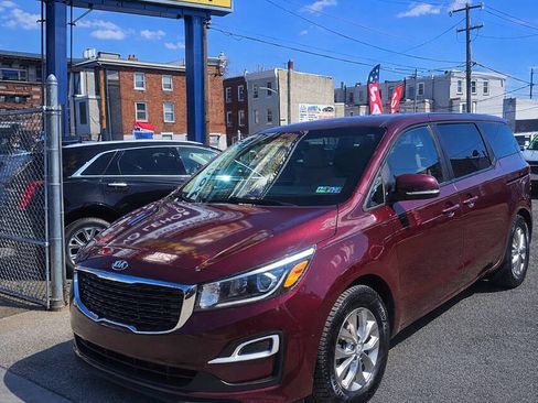 Used 2019 Kia Sedona LX image 1