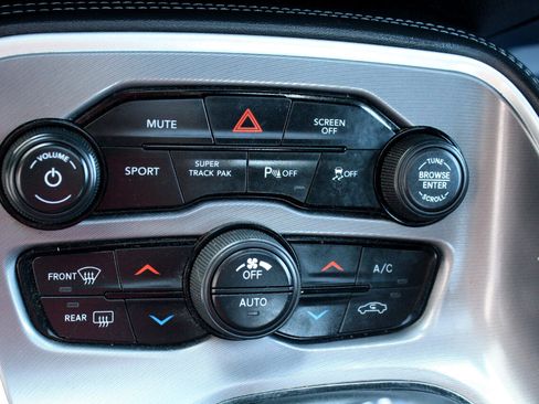 Used 2020 Dodge Challenger R/T w/ Shaker Package image 23