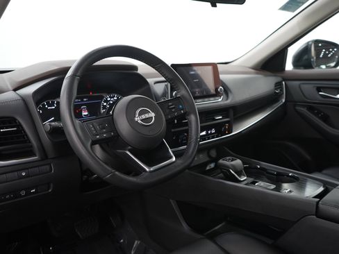 Used 2023 Nissan Rogue SV w/ SV Premium B Package FWD image 25