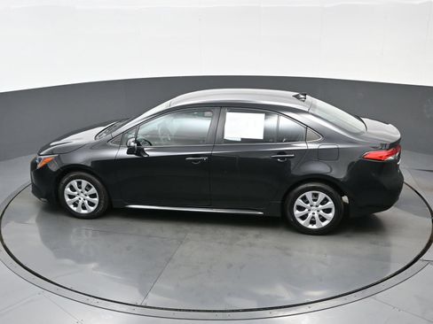 Used 2022 Toyota Corolla LE FWD image 34