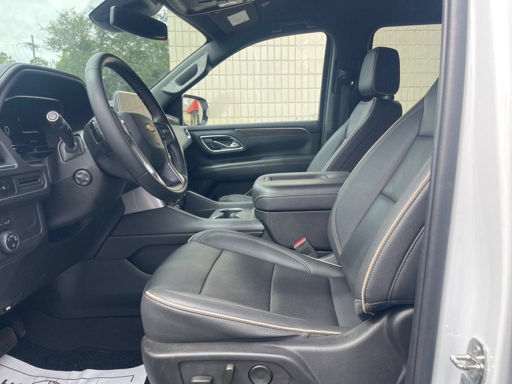 Used 2023 Chevrolet Suburban Premier AWD/4WD image 11