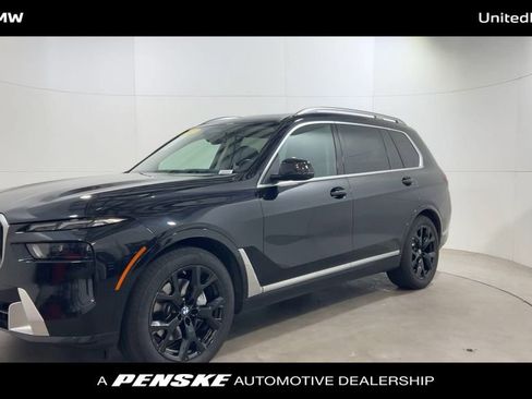 Used 2023 BMW X7 xDrive40i w/ Premium Package image 4