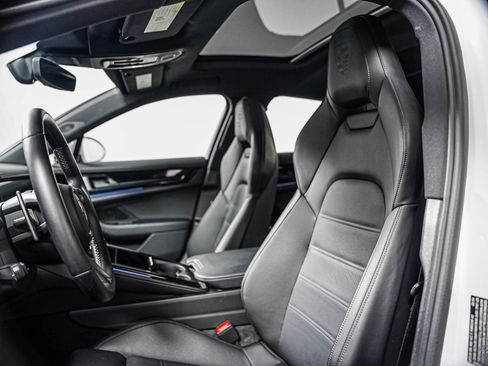 Certified 2024 Porsche Panamera RWD image 5