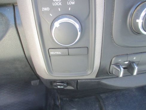 Used 2017 RAM 3500 Tradesman w/ Chrome Appearance Group AWD/4WD image 27
