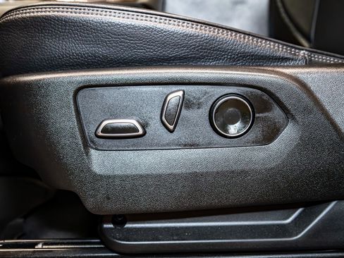 Used 2023 GMC Yukon Denali image 21