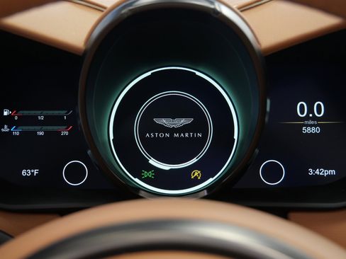Used 2022 Aston Martin DBS Superleggera Volante RWD image 21