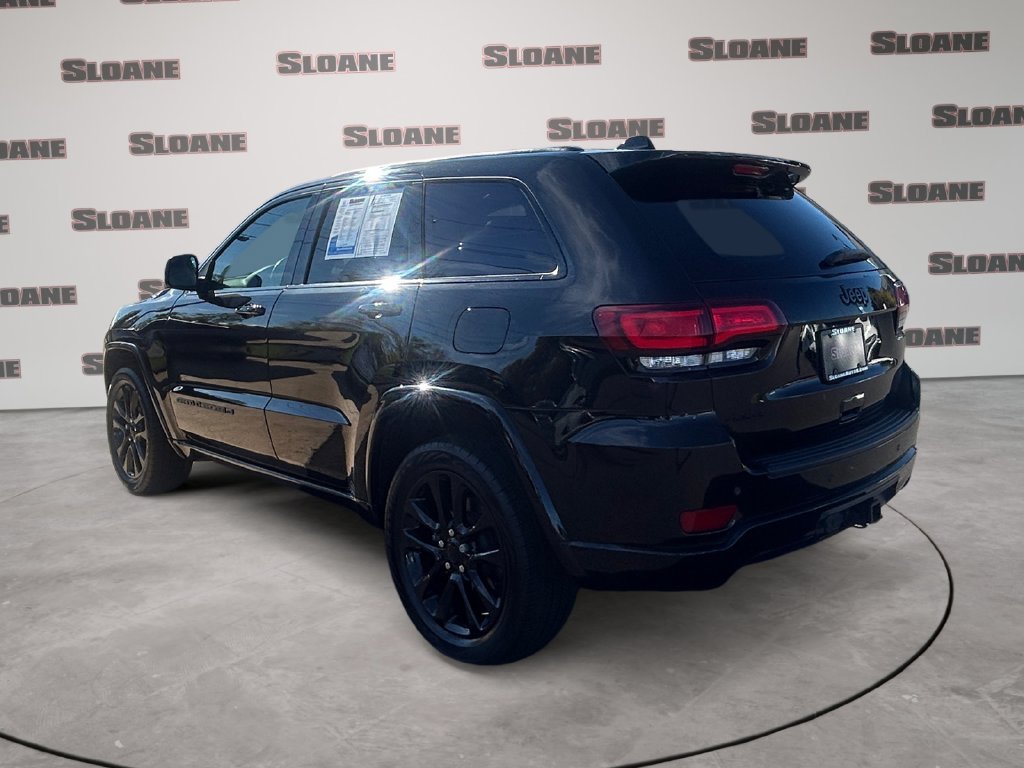 Used 2022 Jeep Grand Cherokee Laredo X AWD/4WD image 3