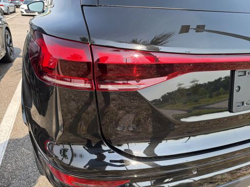 Certified 2025 Audi Q6 e-tron Premium Plus w/ Premium Plus AWD/4WD image 11