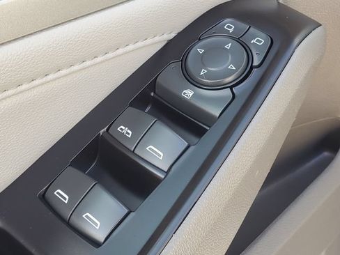 Used 2020 Chevrolet Traverse LT AWD/4WD image 9