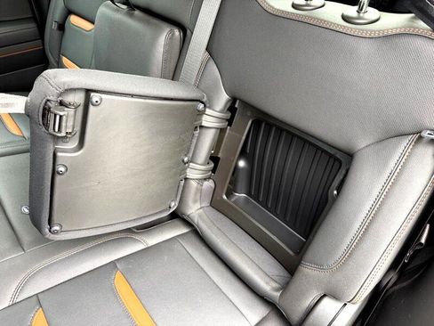 Used 2022 GMC Sierra 1500 AT4 w/ AT4 Preferred Package image 25