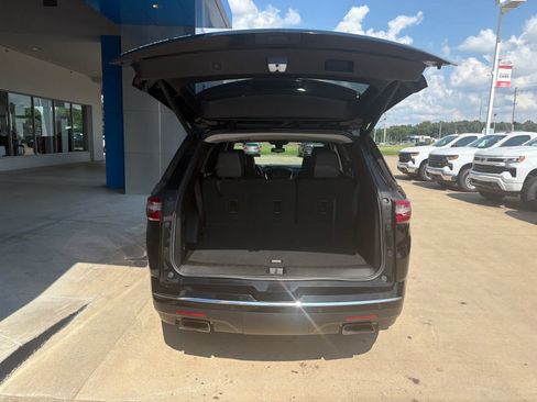 Used 2021 Chevrolet Traverse Premier AWD/4WD image 6