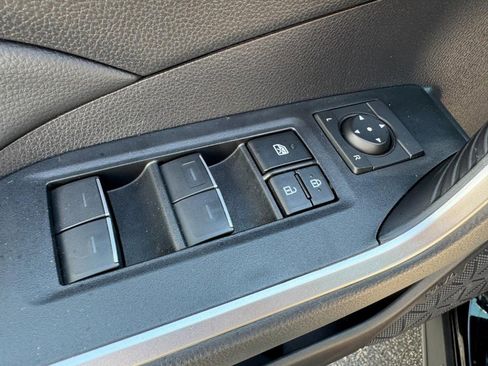 Used 2025 Toyota RAV4 XLE image 21