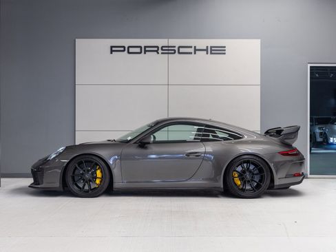 Certified 2018 Porsche 911 GT3 RWD image 2