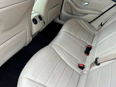 Used 2021 Mercedes-Benz GLC 300 4MATIC image 12