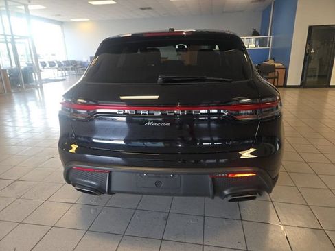Used 2023 Porsche Macan AWD/4WD image 7
