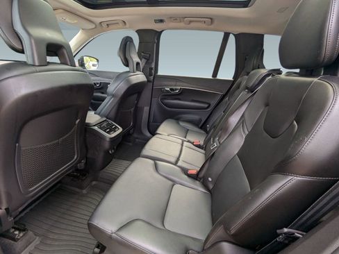 Used 2020 Volvo XC90 T5 Momentum w/ Protection Package Premier image 13