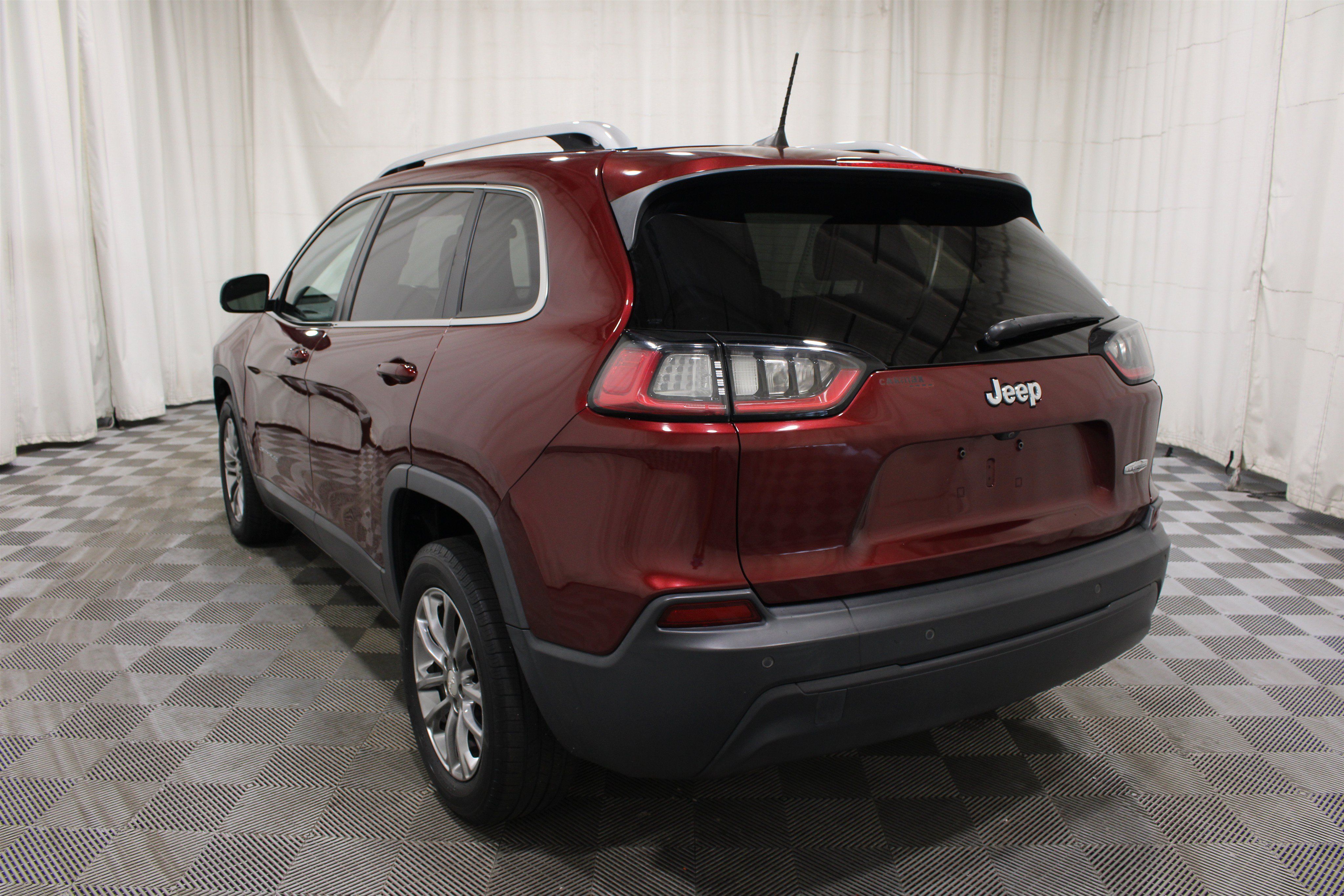 Used 2019 Jeep Cherokee Latitude Plus w/ Cold Weather Group FWD image 25