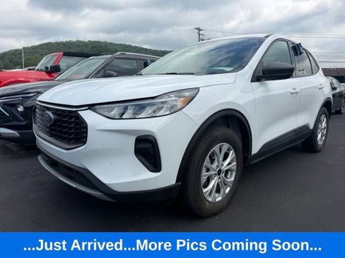 Used 2025 Ford Escape Active AWD/4WD image 1